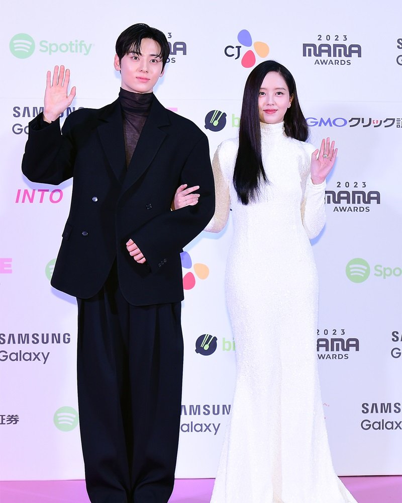 Hwang Minhyun, Kim So Hyun