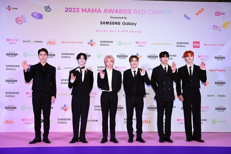 JUST B - red carpet mama awards 2023