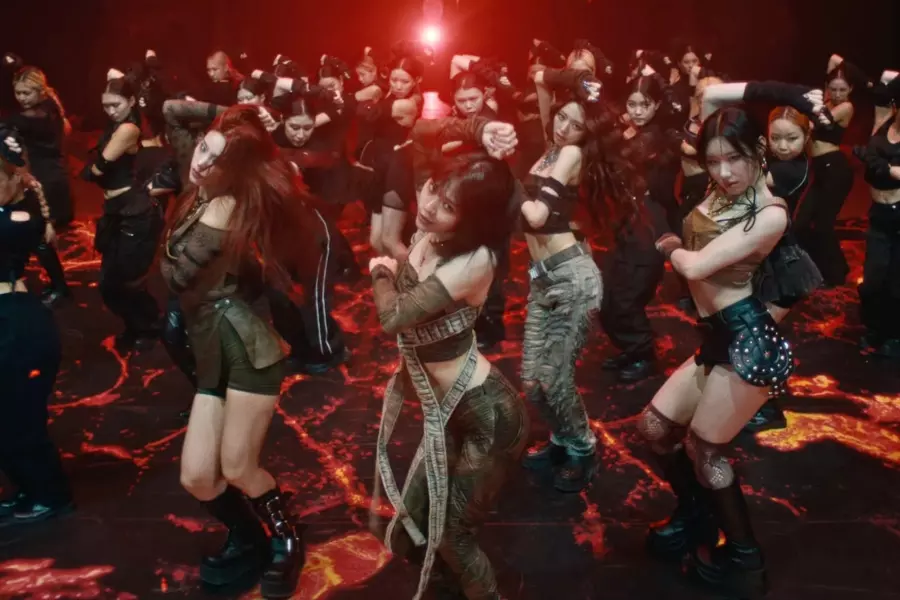 MV “BORN TO BE” ITZY Trending Pertama di YouTube Seluruh Dunia
