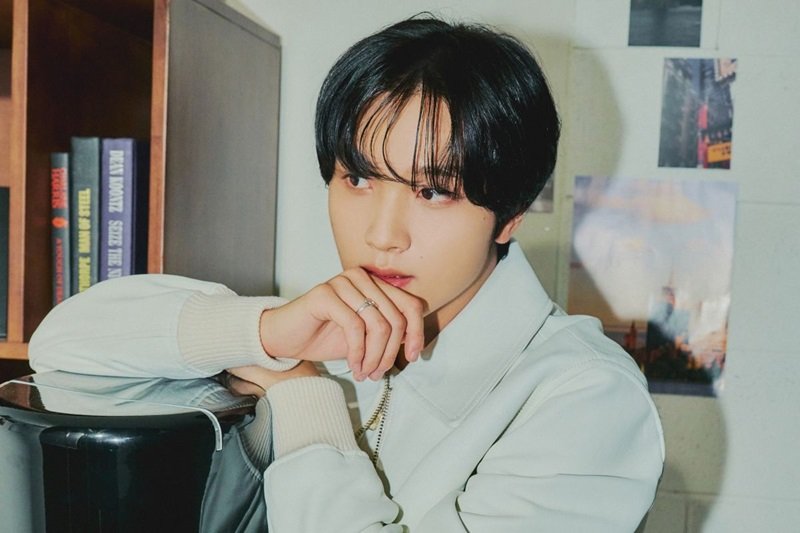 Haechan Merokok