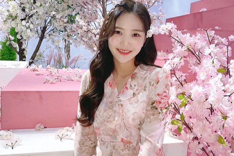 Hyojung - urutan member OH MY GIRL