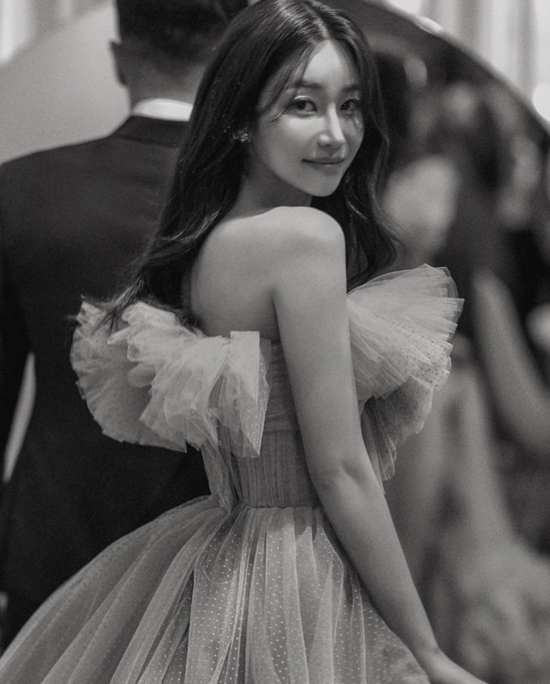 Yuna AOA Menikah dengan Friday 1