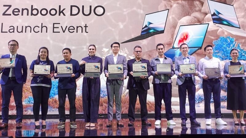 Tentang ASUS Zenbook DUO (UX8406) 4